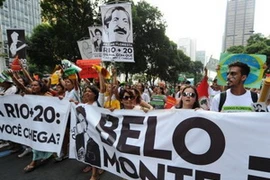 Một cuộc biểu tình chống lại việc xây nhà máy thủy điện Belo Monte, tại Rio de Janeiro ngày 18/6/2012. (Ảnh: AFP)