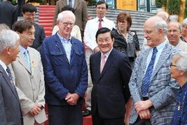 Chủ tịch nước Trương Tấn Sang tiếp Đoàn các nhà khoa học thế giới tham dự Chương trình “Gặp gỡ Việt Nam” lần thứ 9. (Ảnh: Nguyễn Khang/TTXVN)