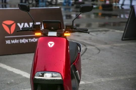 Thương hiệu Yadea chính thức giới thiệu tới thị trường Việt Nam dòng xe máy điện thông minh G5 được thiết kế để tối ưu trải nghiệm lái xe thú vị, cùng nhiều tính năng thông minh chưa từng xuất hiện trên xe 2 bánh tại Việt Nam. (Ảnh: Minh Sơn/Vietnam+)