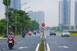 Tuyến đường Nguyễn Văn Huyên kéo dài nối đường Hoàng Quốc Việt với khu đô thị Tây Hồ Tây (Hà Nội) đã chính thức được thông xe từ 8/10. (Ảnh: Minh Sơn/Vietnam+)