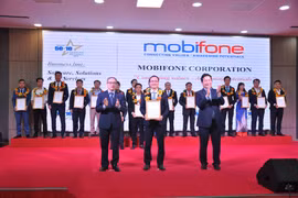 MobiFone vinh dự được bình chọn là một trong 50 doanh nghiệp công nghệ thông tin hàng đầu 2019. (Ảnh: Mobifone)