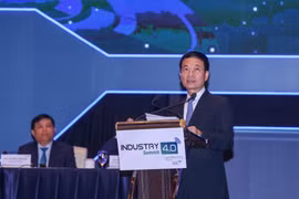 Bộ trưởng Nguyễn Mạnh Hùng cho rằng chuyển đổi số cần sự dẫn dắt của Chính phủ. (Ảnh: Minh Sơn/Vietnam+)