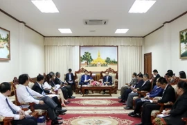 Phó Thủ tướng Somdy Duangdy tiếp Đoàn đại biểu cấp cao Bộ Công Thương Việt Nam do Bộ trưởng Trần Tuấn Anh làm Trưởng đoàn. (Ảnh: Phạm Kiên/Vietnam+)