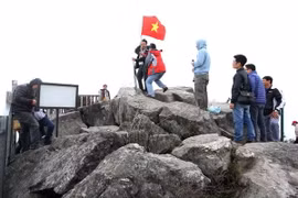 Cáp treo Fansipan Sapa tạo động lực phát triển cho ngành du lịch Lào Cai. (Ảnh: Thanh Vũ/TTXVN) 