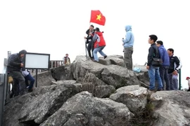 Cáp treo Fansipan Sapa tạo động lực phát triển cho ngành du lịch Lào Cai. (Ảnh: Thanh Vũ/TTXVN) 