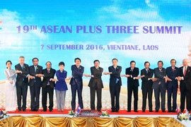 Các trưởng đoàn chụp ảnh chung. (Ảnh: Thống Nhất/TTXVN)
