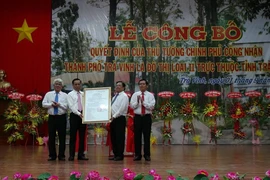 Lễ công bố quyết định thành phố Trà Vinh là đô thị loại 2. (Ảnh: Thanh Hòa/TTXVN)