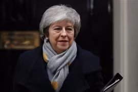 Thủ tướng Anh Theresa May sau khi dự cuộc họp nội các ở thủ đô London. (Nguồn: AFP/TTXVN)