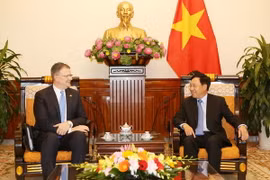 Phó Thủ tướng, Bộ trưởng Bộ Ngoại giao Phạm Bình Minh tiếp Đại sứ Hoa Kỳ tại Việt Nam. (Ảnh: Dương Giang/TTXVN)