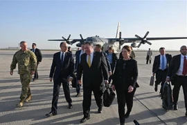 Ngoại trưởng Mỹ Mike Pompeo (giữa) tới Baghdad, Iraq, ngày 9/1. (Nguồn: AFP/TTXVN)