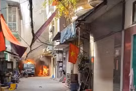 Hà Nội: Nổ bình gas gây cháy lớn tại ngõ Bùi Ngọc Dương