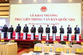 Ấn nút khai trương Trục liên thông văn bản quốc gia. (Nguồn: CTV/Vietnam+)