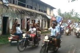 Cổ động viên Ấn Độ đổ ra đường ăn mừng Argentina vô địch Copa America