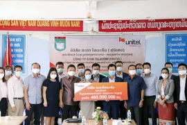 Liên doanh viễn thông Việt Nam ở Lào hỗ trợ Trường Song ngữ Nguyễn Du