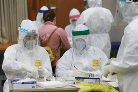 [Video] Đảm bảo sức khỏe cho y bác sỹ làm việc nơi tâm dịch