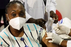 Dịch COVID-19: Tỷ lệ phụ nữ tử vong tại châu Phi thấp hơn nam giới
