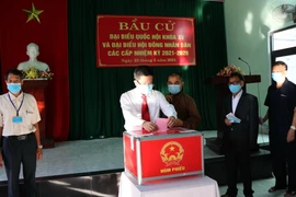 Cử tri Quảng Nam, Đà Nẵng tuân thủ nghiêm việc phòng dịch khi bầu cử