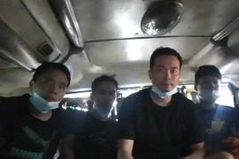 Phát hiện xe khách chở 5 người nước ngoài nhập cảnh trái phép