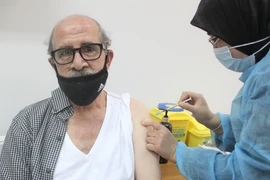 IMF: Các nước tiêm chủng sớm ở Trung Đông sẽ phục hồi kinh tế vào 2022