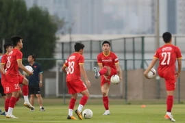[Photo] Tuyển Việt Nam tập luyện trước trận đấu với Malaysia