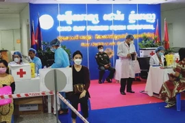 BV Chợ Rẫy Phnom Penh chung tay cùng Campuchia chống COVID-19