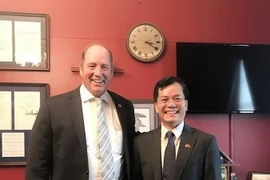 Đại sứ Việt Nam tại Hoa Kỳ điện đàm với Hạ nghị sỹ Ted Yoho