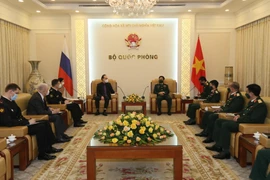 Bộ trưởng Bộ Quốc phòng tiếp xã giao Đại sứ Liên bang Nga tại Việt Nam