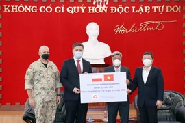 Tiếp nhận trang thiết bị, vật tư y tế Chính phủ Ba Lan tặng Việt Nam