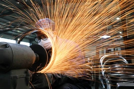 ​Hoạt động chế tạo Trung Quốc giảm xuống mức thấp nhất trong 4 tháng