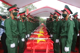 Nghệ An đón nhận và an táng 95 hài cốt liệt sỹ hy sinh tại Lào