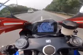 Xử lý nghiêm lái xe máy chạy tốc độ gần 300km/h trên Đại lộ Thăng Long
