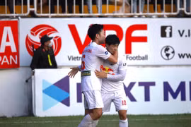 [Video] Lương Xuân Trương lập siêu phẩm vào lưới Hà Nội FC