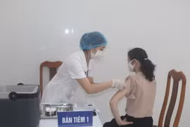 Các địa phương khẩn trương triển khai tiêm vaccine phòng dịch COVID-19
