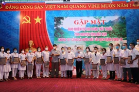 Bắc Kạn chi viện 20 cán bộ y tế cho tỉnh Bình Dương chống dịch