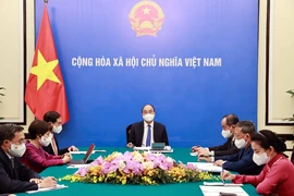 Chủ tịch nước Nguyễn Xuân Phúc điện đàm với Tổng thống Cộng hòa Pháp