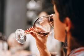 Thói quen uống rượu làm gia tăng nguy cơ mắc bệnh ung thư vú