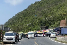 Hầm Hải Vân tăng phí từ 1/5, nhiều chủ phương tiện chọn đi đường đèo