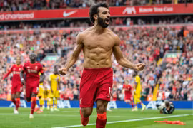 Salah tiếp tục ghi bàn giúp Liverpool lên ngôi đầu. (Nguồn: Getty Images)
