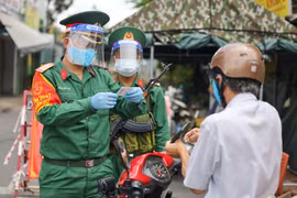 [Video] Quân đội ra quân kiểm soát phòng dịch COVID-19 tại TP.HCM