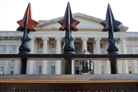 Mỹ hoãn lệnh cấm đầu tư vào một số công ty Trung Quốc