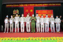 Trao quyết định đặc xá cho các phạm nhân dịp Quốc khánh 2/9