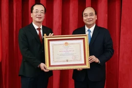 Chủ tịch nước trao tặng Huân chương cho nguyên lãnh đạo Bộ Xây dựng