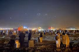 Sân bay Kabul hỗn loạn vì dòng người di tản tìm cách rời Afghanistan
