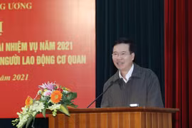 Ủy viên Bộ Chính trị, Bí thư Trung ương Đảng, Trưởng Ban Tuyên giáo Trung ương Võ Văn Thưởng phát biểu chỉ đạo Hội nghị. (Ảnh: Phương Hoa/TTXVN)