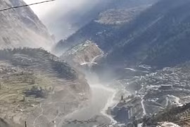 14 người đã thiệt mạng trong vụ lũ quét do vỡ sông băng ở dãy Himalaya