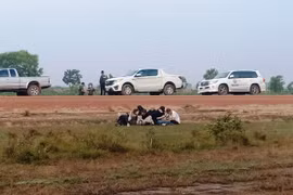 6 người Trung Quốc bị các lực lượng chống dịch của Việt Nam và Campuchia truy quét, bắt giữ. (Ảnh: Thanh Tân/TTXVN)