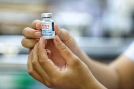 Moderna đề nghị FDA cấp phép chính thức cho vaccine của hãng 