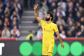 Salah cán mốc lịch sử trong ngày Liverpool hòa đội bóng tân binh