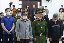 Các bị cáo tại phiên tòa. (Ảnh: Văn Điệp/TTXVN)
