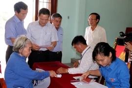 Ban chỉ đạo trung ương về quy chế dân chủ cơ sở làm việc ở Quảng Ngãi